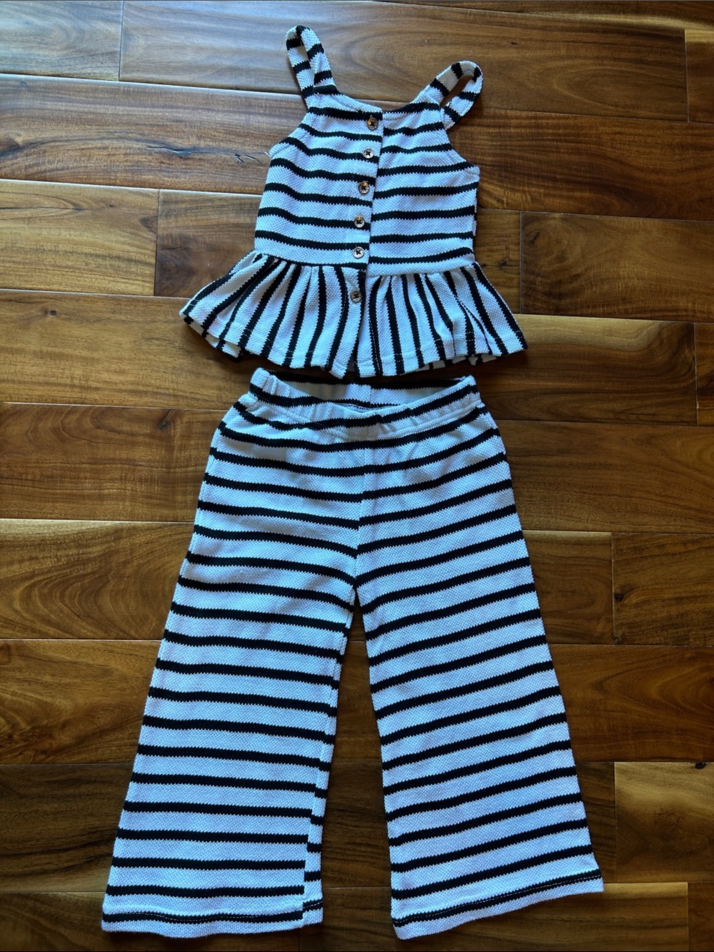 Vince Camuto Kids Black and White Striped Knit Jogger Pants size 5